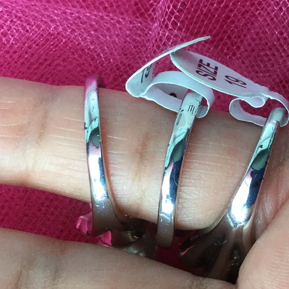 Various Style Rings - Size 9 - Picture 4 of 6